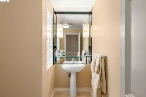 Bath - 96 Shell Pl, Discovery Bay, CA 94505 photo 1 of 6