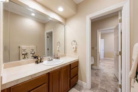 Bath - 96 Shell Pl, Discovery Bay, CA 94505 photo 2 of 6