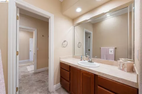 Bath - 96 Shell Pl, Discovery Bay, CA 94505 photo 3 of 6