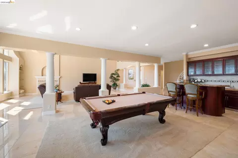 Living - 96 Shell Pl, Discovery Bay, CA 94505 photo 5 of 7