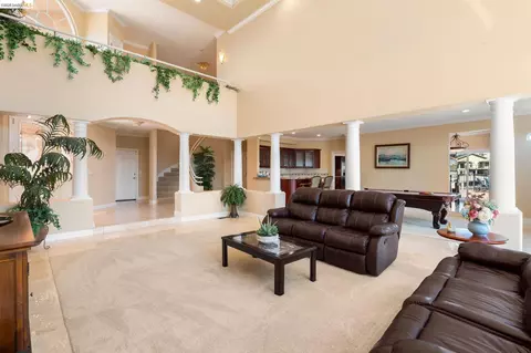 Living - 96 Shell Pl, Discovery Bay, CA 94505 photo 2 of 7