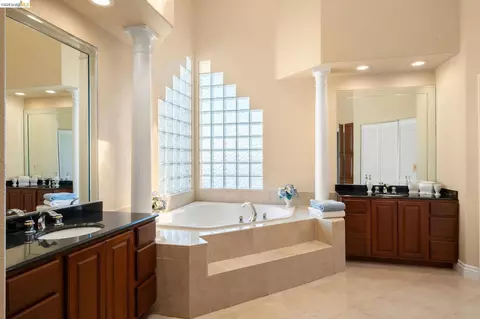 Bath - 96 Shell Pl, Discovery Bay, CA 94505 photo 4 of 6