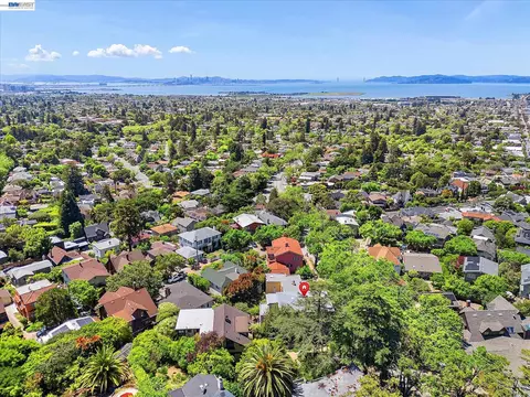 View/Area - 2114 Marin Ave, Berkeley, CA 94707 photo 4 of 9