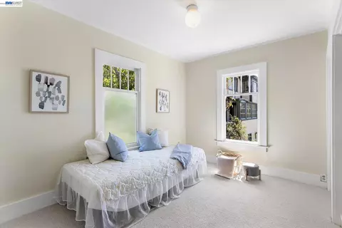Bedroom - 2114 Marin Ave, Berkeley, CA 94707 photo 5 of 10