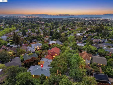 View/Area - 2114 Marin Ave, Berkeley, CA 94707 photo 8 of 9