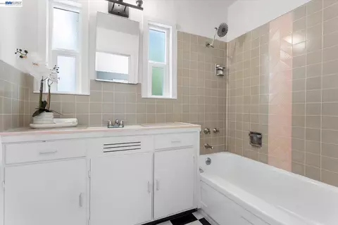Bath - 2114 Marin Ave, Berkeley, CA 94707 photo 1 of 5