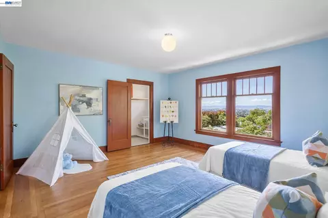 Bedroom - 2114 Marin Ave, Berkeley, CA 94707 photo 4 of 10