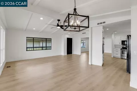 Living - 193 Oxbow Marina Dr, Isleton, CA 95641 photo 5 of 8