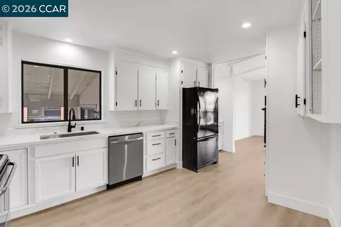Kitchen - 193 Oxbow Marina Dr, Isleton, CA 95641 photo 5 of 5