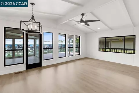 Living - 193 Oxbow Marina Dr, Isleton, CA 95641 photo 6 of 8