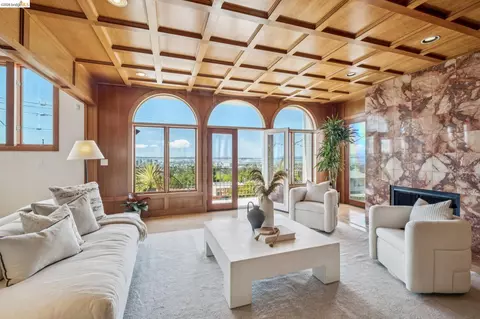 210 Scenic Ave, Piedmont, CA 94611