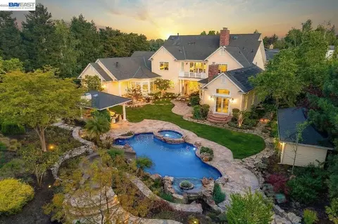 862 Gray Fox Cir, Pleasanton, CA 94566