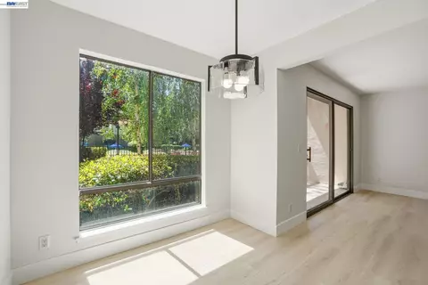 460 N Civic Dr #106, Walnut Creek, CA 94596