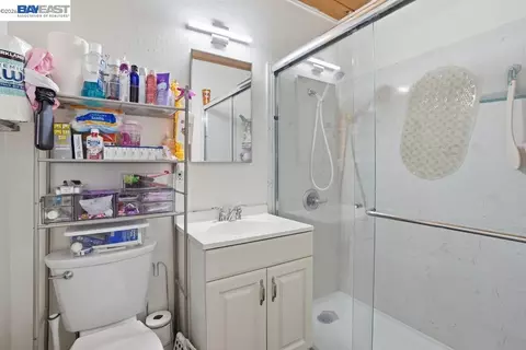 Bath - 1486 Marclair Dr, Concord, CA 94521 photo 1 of 3