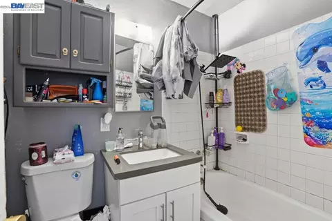 Bath - 1486 Marclair Dr, Concord, CA 94521 photo 3 of 3