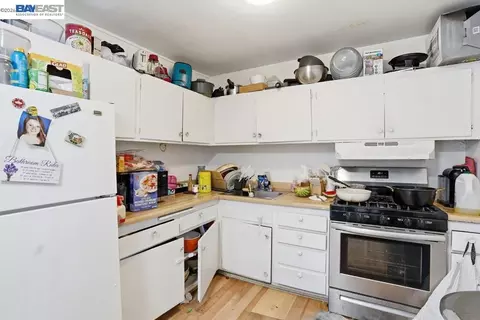 Kitchen - 1486 Marclair Dr, Concord, CA 94521 photo 5 of 7