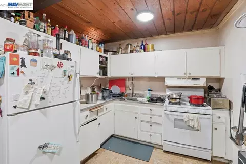 Kitchen - 1486 Marclair Dr, Concord, CA 94521 photo 3 of 7