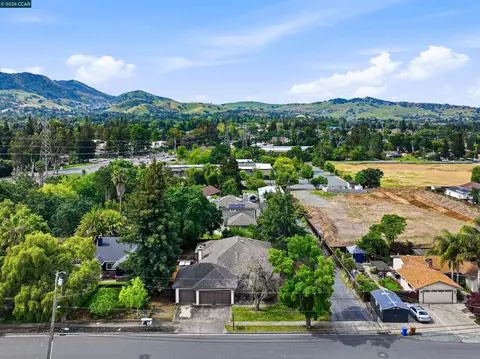 View/Area - 5370 Laurel, Concord, CA 94521 photo 2 of 6