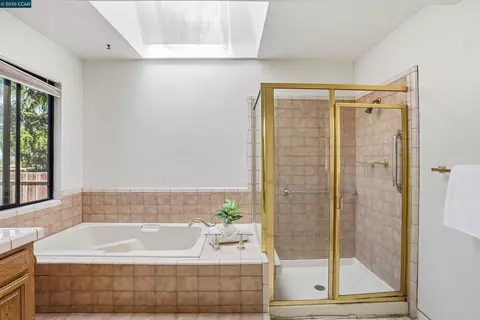 Bath - 5370 Laurel, Concord, CA 94521 photo 3 of 3