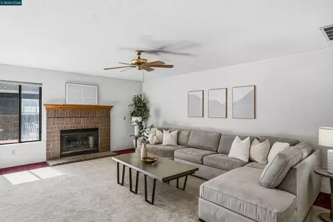 Living - 5370 Laurel, Concord, CA 94521 photo 3 of 6