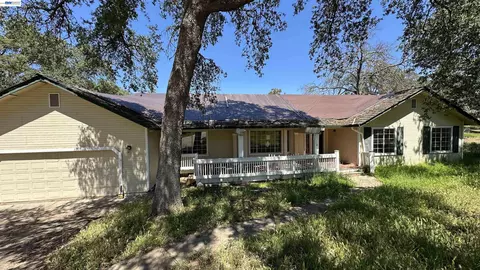 2633 Glen Ct, Valley Springs, CA 95252