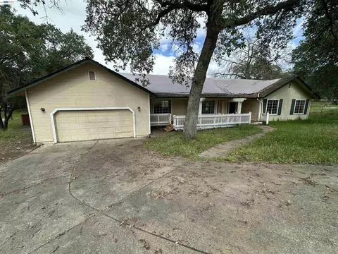 2633 Glen Ct, Valley Springs, CA 95252