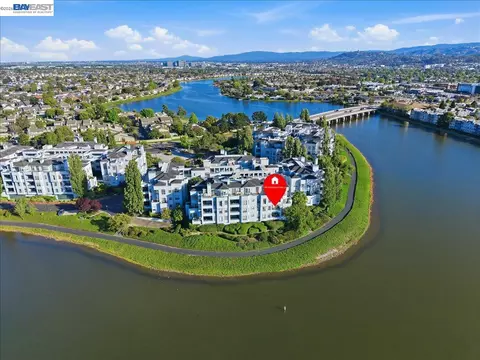 720 Promontory Point Ln #2205, Foster City, CA 94404