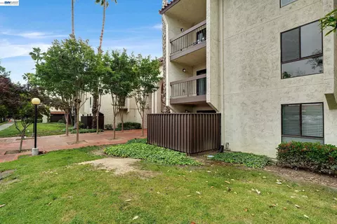 Exterior - 39931 Cedar #201, Newark, CA 94560 photo 17 of 17