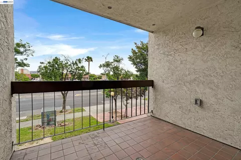 Exterior - 39931 Cedar #201, Newark, CA 94560 photo 2 of 17