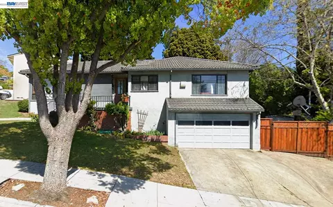 4880 Mancini Dr, Castro Valley, CA 94546
