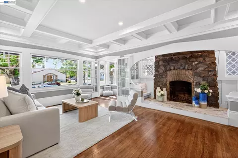 3103 Central Ave, Alameda, CA 94501 photo 1