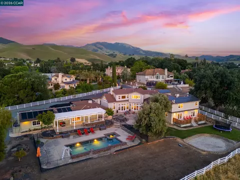 2050 Shell Ridge Trl, Walnut Creek, CA 94598