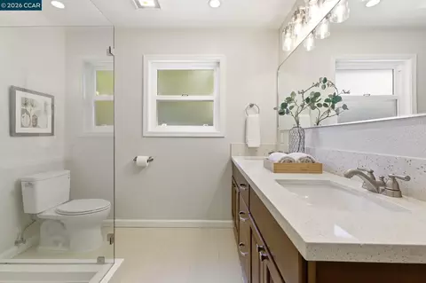 Bath - 1881 Emerald St, Concord, CA 94518 photo 2 of 4