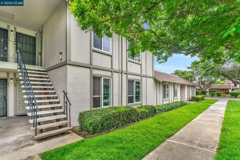 825 Oak Grove Rd #30, Concord, CA 94518