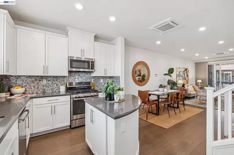 Kitchen - 1815 Balsa St, Alameda, CA 94501 photo 3 of 5