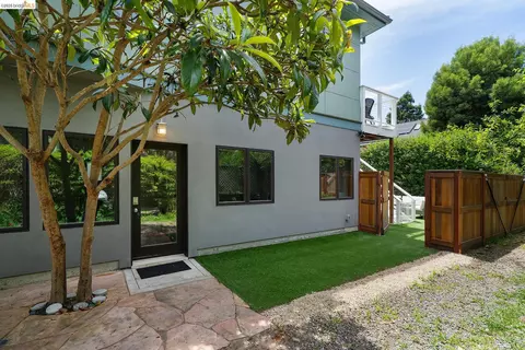 Exterior - 1908 Tenth St, Berkeley, CA 94710 photo 15 of 16