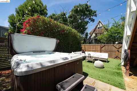 Exterior - 1908 Tenth St, Berkeley, CA 94710 photo 13 of 16