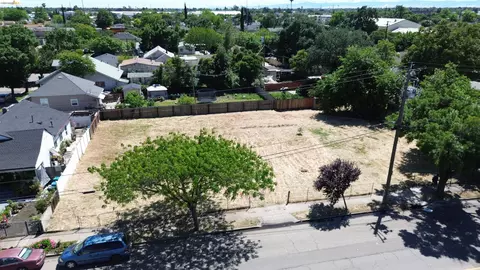 1640 E Hazelton Ave, Stockton, CA 95205