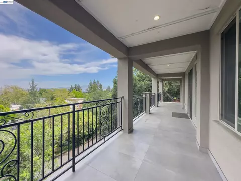 1516 Pleasant Hill Rd, Lafayette, CA 94549
