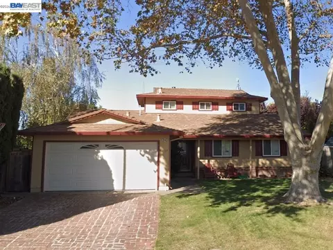 48074 Chann Ct, Fremont, CA 94539