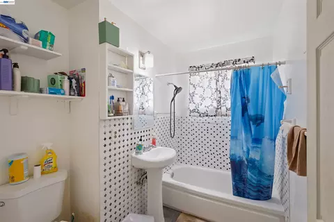 Bath - 1712 Utah St, Fairfield, CA 94533 photo 1 of 2
