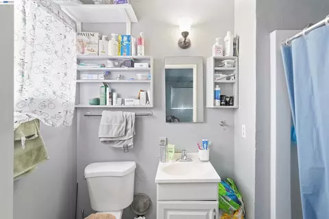Bath - 1712 Utah St, Fairfield, CA 94533 photo 2 of 2