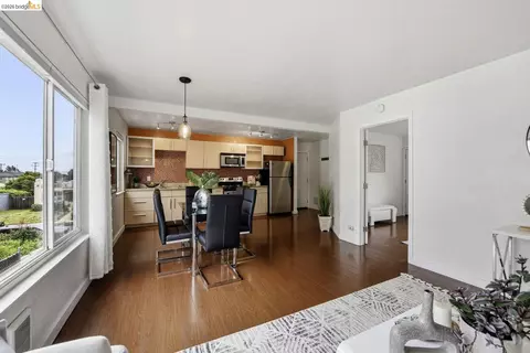 2450 Palmetto St #4, Oakland, CA 94602
