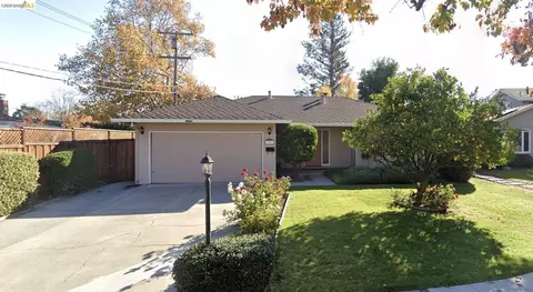 902 Tanager Ct, Sunnyvale, CA 94087