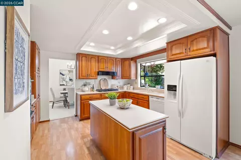 Kitchen - 55 Regency Dr, Clayton, CA 94517 photo 2 of 3