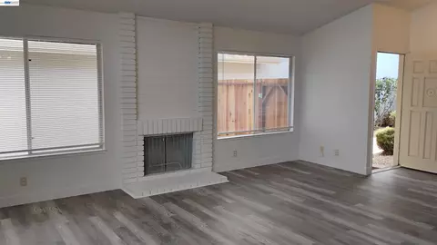 Living - 4266 Warbler Loop, Fremont, CA 94555 photo 2 of 4