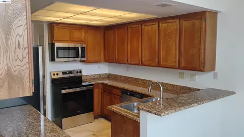 Kitchen - 4266 Warbler Loop, Fremont, CA 94555 photo 1 of 1