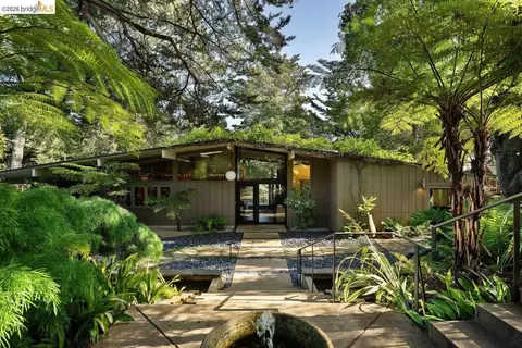 2871 Morley Dr, Oakland, CA 94611