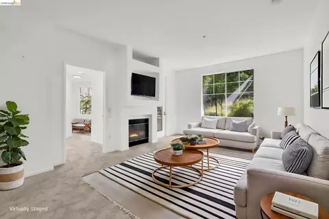 220 Caldecott #207, Oakland, CA 94618