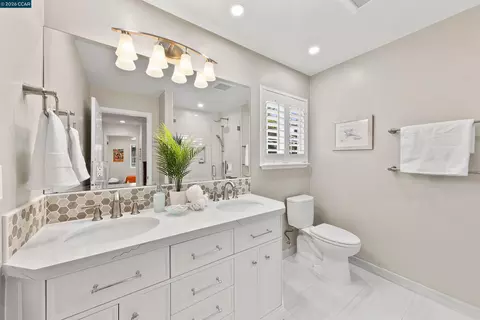 Bath - 4844 Merganser Ct, Pleasanton, CA 94566 photo 3 of 4